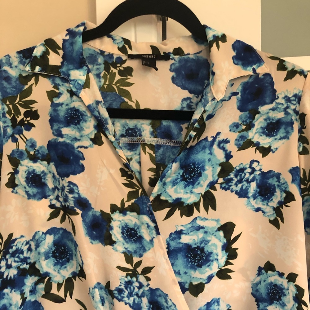 Floral Blouse - Picture 2 of 3